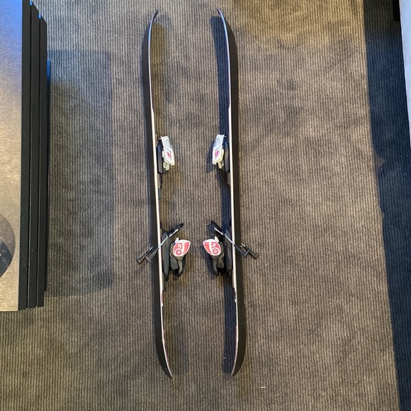 Almost New Atomic Backland JR 110-78 ml waist underfoot with Atomic L6 Bindings - Picture 4 of 9